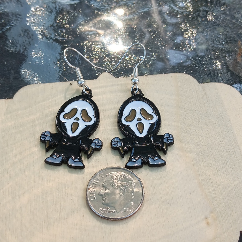 Horror Movie Earrings - Picture 6 of 6